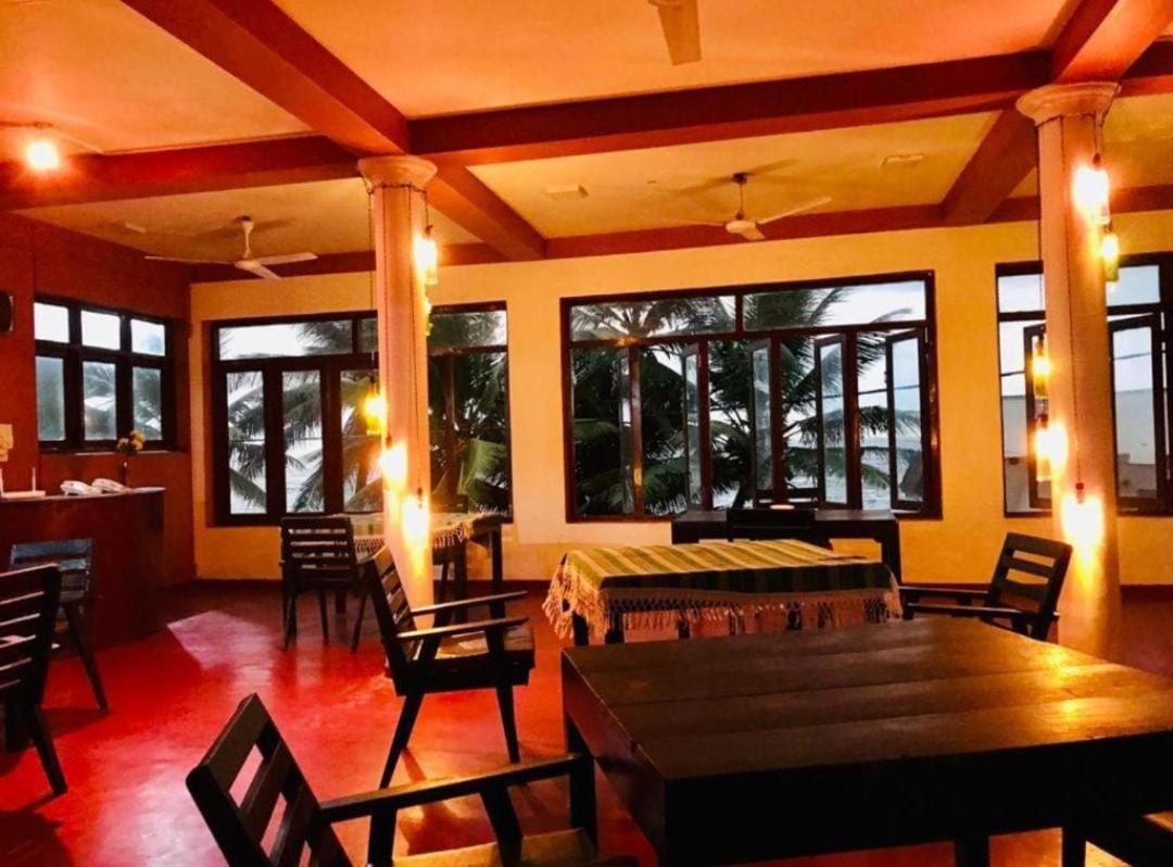 Panorama Indian Hotel And Restaurant بيروفالا المظهر الخارجي الصورة