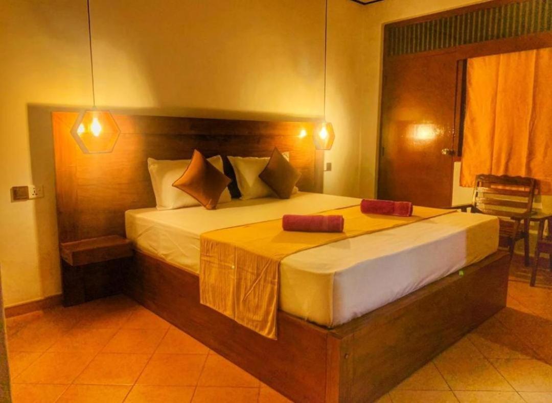 Panorama Indian Hotel And Restaurant بيروفالا المظهر الخارجي الصورة