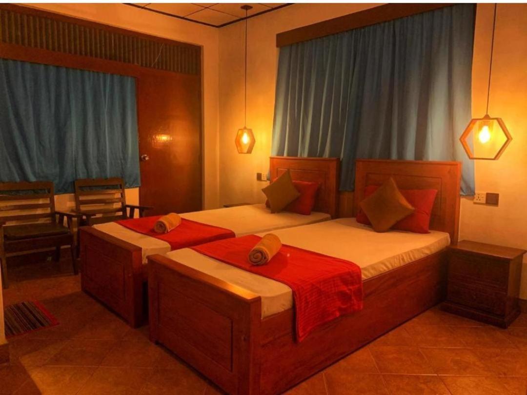 Panorama Indian Hotel And Restaurant بيروفالا المظهر الخارجي الصورة